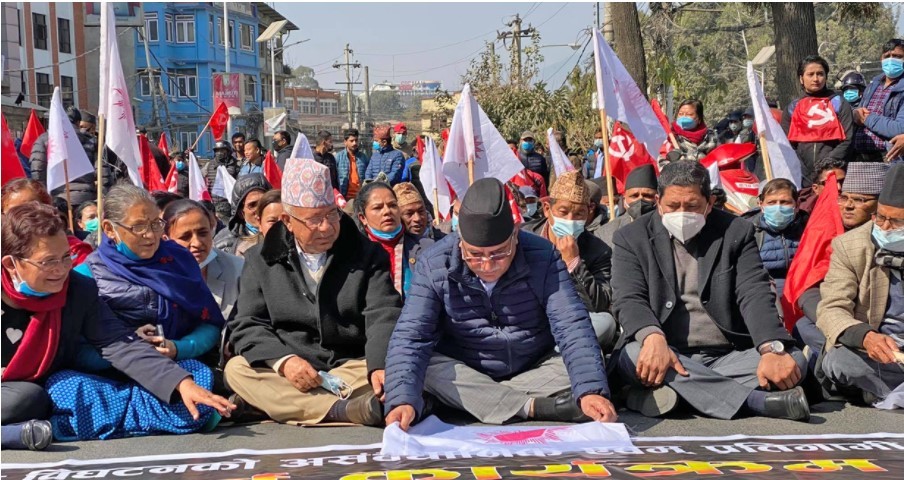 माइतीघरको धर्नामा प्रचण्ड र माधव नेपाल सहभागी