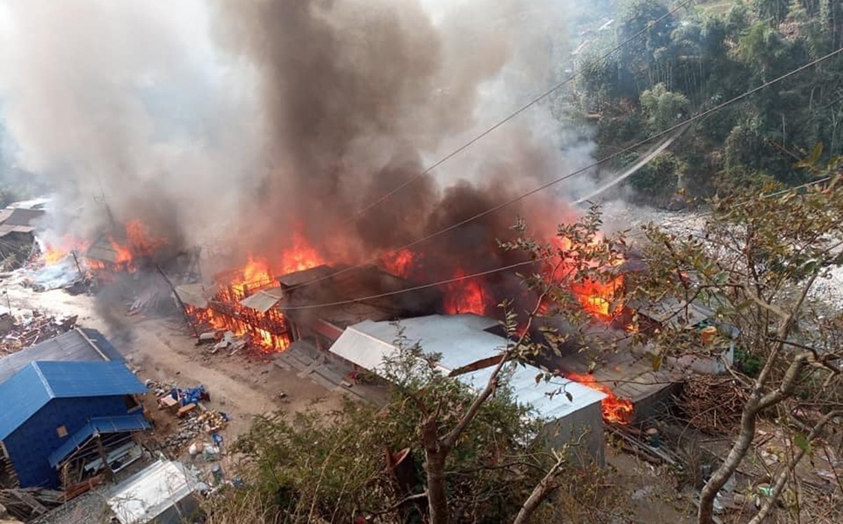 ताप्लेजुङमा  भीषण आगलागी, ४० बढी घर जलेर खरानी